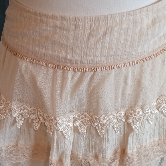 Twenty-one Lace Skirt - Picture 3 of 8